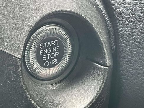 Used 2023 Jeep Renegade Altitude AWD/4WD image 22