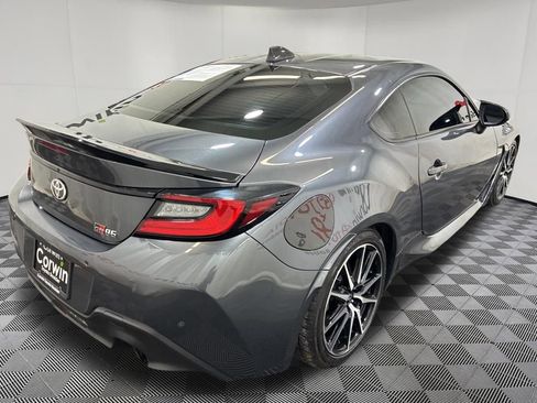 Used 2023 Toyota GR86 w/ ALL Weather Mat Package (TMS) RWD image 7