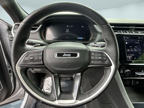 Used 2021 Jeep Grand Cherokee L Laredo AWD/4WD image 18