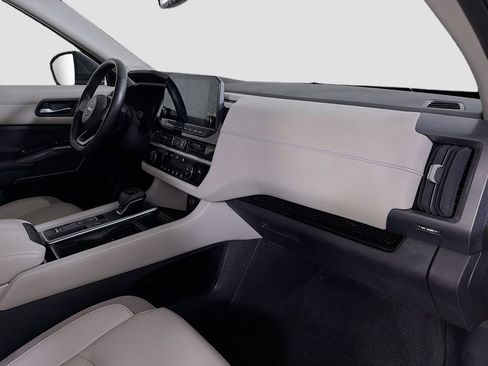 Used 2022 Nissan Pathfinder SL w/ SL Premium Package image 34