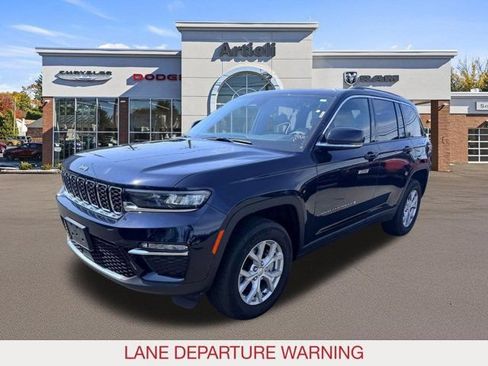 Certified 2023 Jeep Grand Cherokee Limited AWD/4WD image 4