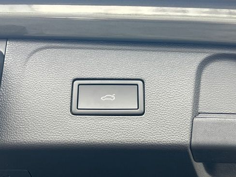 New 2026 Volkswagen Atlas SE image 15