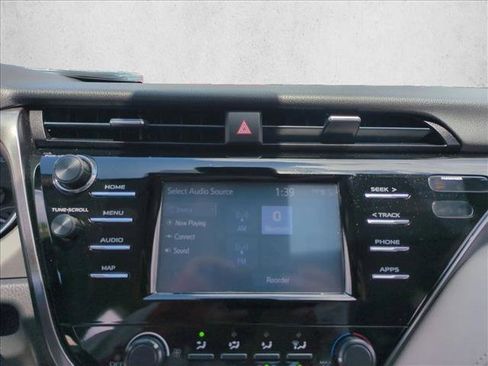 Used 2019 Toyota Camry LE image 14