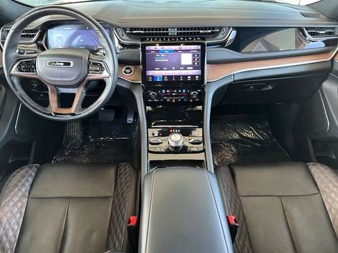 Certified 2023 Jeep Grand Cherokee Summit w/ Luxury Tech Group V AWD/4WD image 13