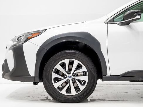 Used 2024 Subaru Outback Premium AWD/4WD image 31