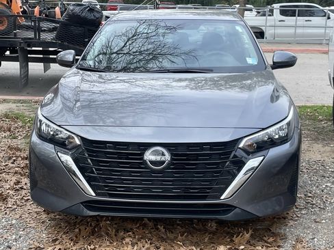 Used 2024 Nissan Sentra SV image 2