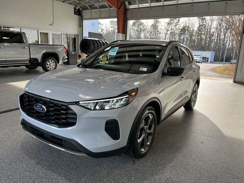 Used 2025 Ford Escape ST-Line image 4