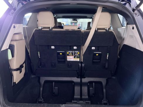 Used 2021 Toyota Sienna XLE image 24