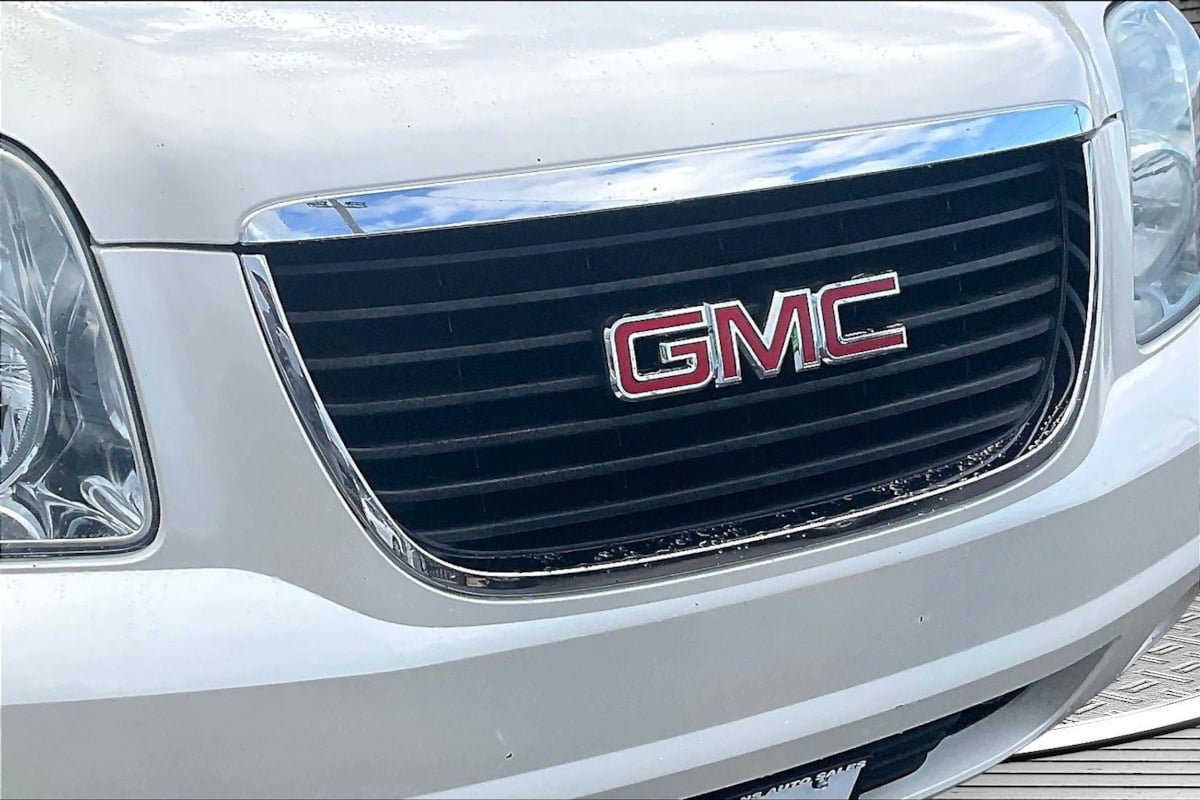 Used 2012 GMC Yukon SLT w/ SLT-2 Equipment Package AWD/4WD image 30