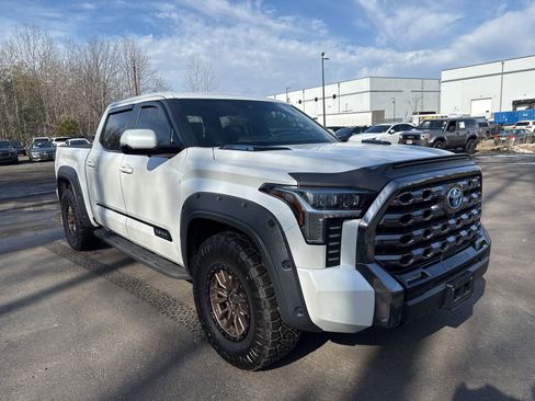 Used 2024 Toyota Tundra Platinum image 3