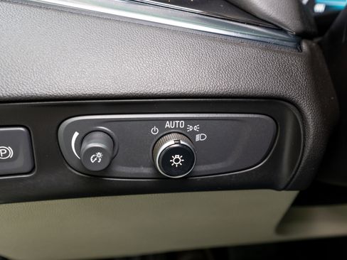 Used 2019 Buick Enclave Essence image 28