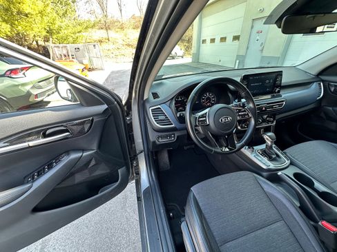 Used 2021 Kia Seltos S image 23