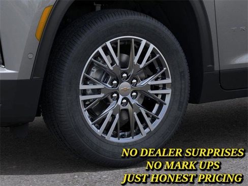 New 2026 Chevrolet Traverse LT w/ Enhanced Driving Package image 9