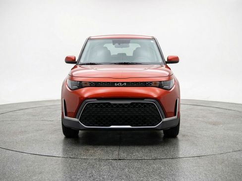 Used 2025 Kia Soul LX w/ LX Technology Package image 2