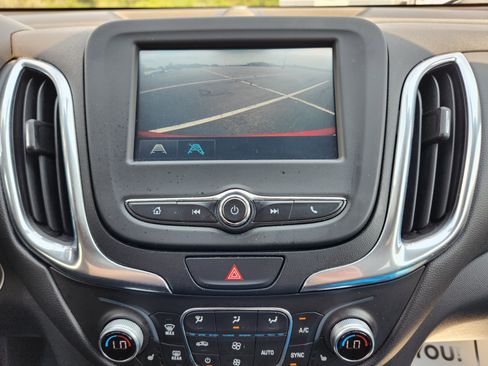 Used 2018 Chevrolet Equinox LT image 19