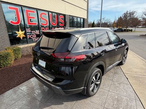 Used 2025 Nissan Rogue SL w/ SL Premium Package image 4
