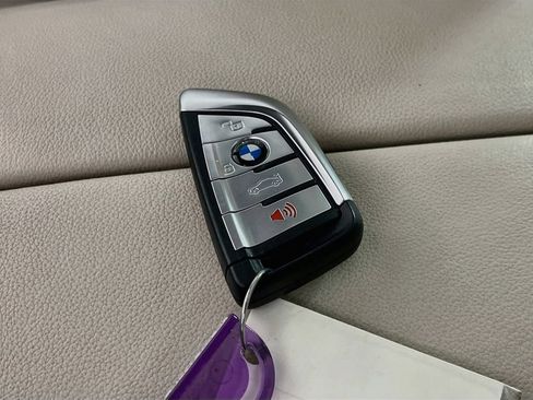 Used 2021 BMW X5 xDrive40i w/ M Sport Package AWD/4WD image 23