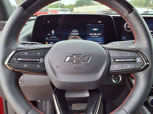 Used 2025 Chevrolet Traverse RS w/ LPO, Floor Liner Package image 13