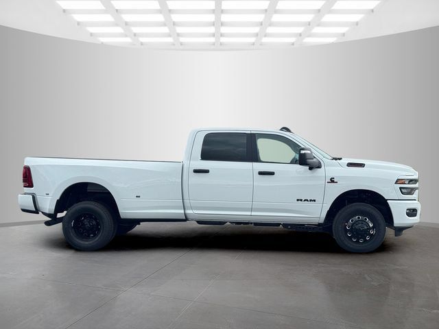 New 2027 RAM 3500 Big Horn AWD/4WD image 8