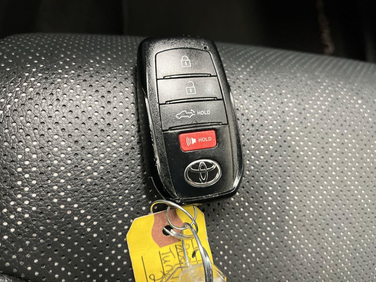 Used 2025 Toyota Tundra Limited AWD/4WD image 26