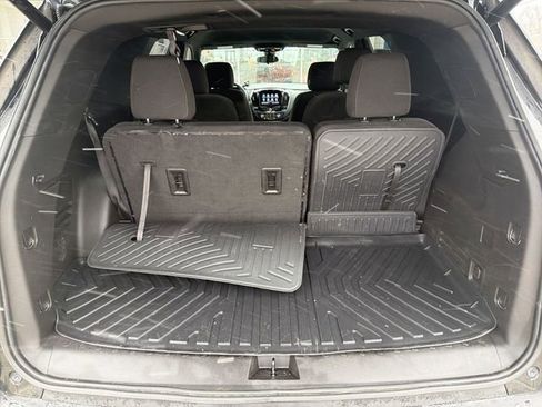 Used 2023 Chevrolet Traverse LT image 27