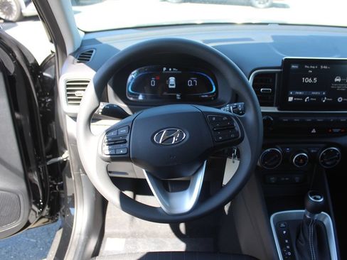 New 2026 Hyundai Venue SE FWD image 15