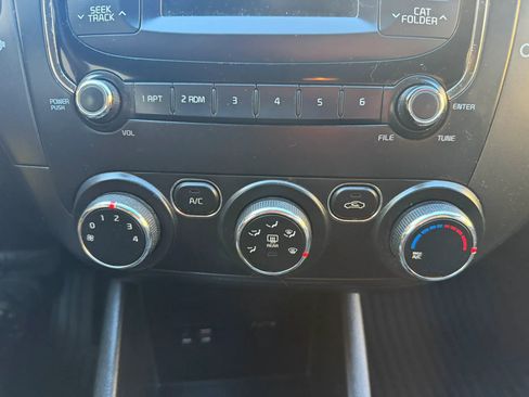 Used 2017 Kia Forte LX image 21