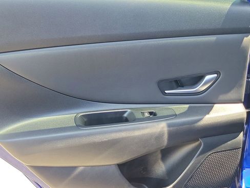 Used 2022 Hyundai Elantra SEL w/ Convenience + Premium Package FWD image 13