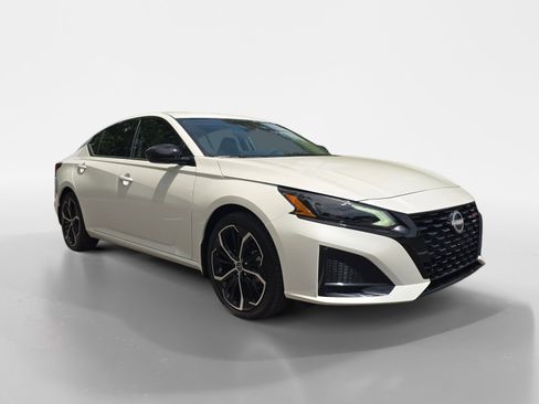 New 2026 Nissan Altima 2.5 SR FWD image 7