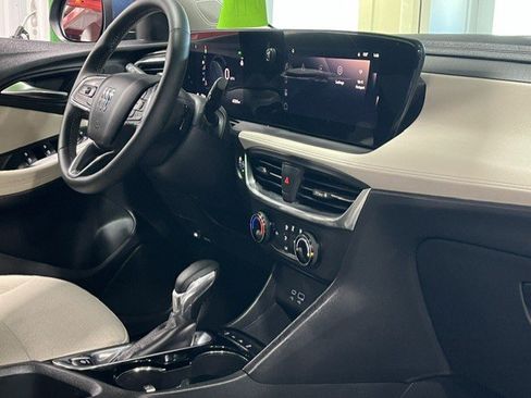 Certified 2024 Buick Encore GX Preferred AWD/4WD image 9