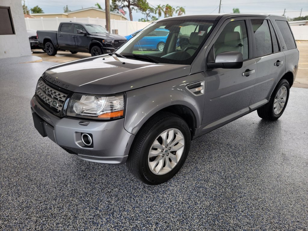 Used 2013 Land Rover LR2 AWD/4WD image 7