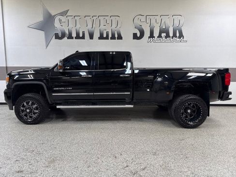 Used 2018 GMC Sierra 3500 Denali w/ Duramax Plus Package image 5