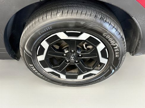 Used 2025 Hyundai Santa Fe SEL FWD image 11