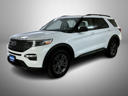 Used 2021 Ford Explorer XLT w/ Equipment Group 202A AWD/4WD image 1