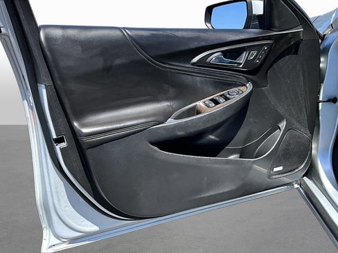 Used 2020 Chevrolet Malibu Premier FWD image 17
