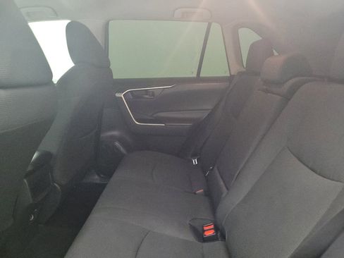 Used 2021 Toyota RAV4 LE image 18