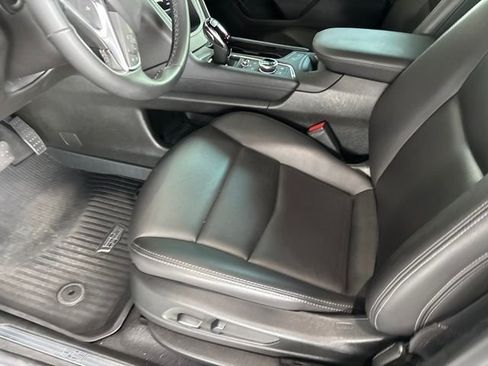 Used 2024 Cadillac XT5 Luxury FWD image 6