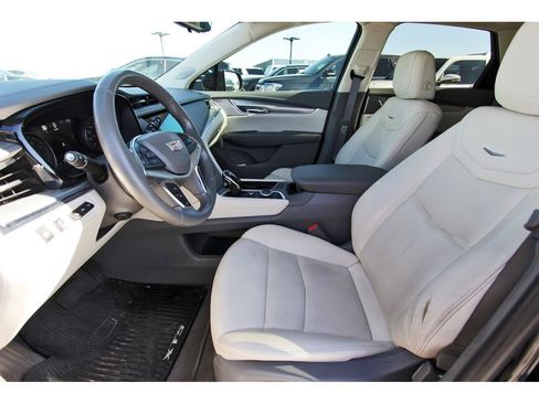 Certified 2022 Cadillac XT5 Premium Luxury w/ Technology Package image 6