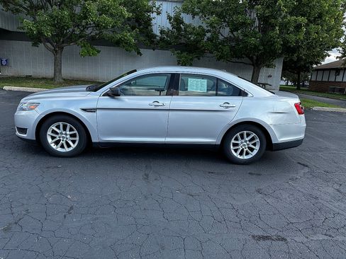 Used 2013 Ford Taurus SE FWD image 6