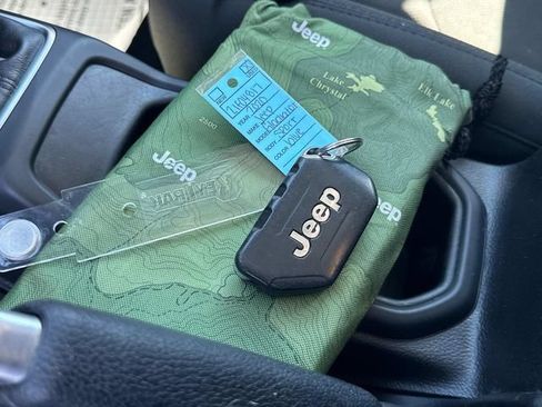 Used 2020 Jeep Gladiator Sport AWD/4WD image 4