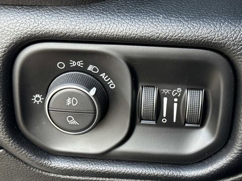 Used 2019 RAM 1500 Big Horn image 40