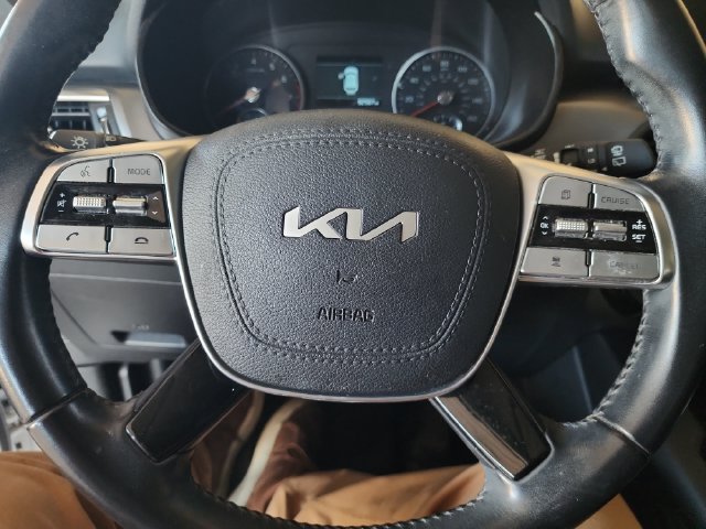Used 2022 Kia Telluride LX FWD image 15