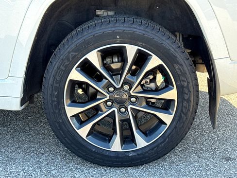 Certified 2023 Jeep Grand Cherokee Overland image 7