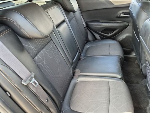 Used 2018 Chevrolet Trax LT w/ LT Convenience Package FWD image 20