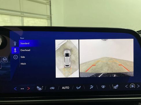 Used 2024 Chevrolet Equinox EV RS image 26