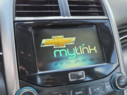 Used 2015 Chevrolet Malibu LT w/ Power Convenience Package image 3