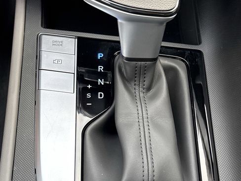 Certified 2025 Hyundai Elantra SE image 26