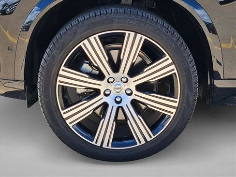 Used 2024 Volvo XC90 B5 Plus w/ Protection Package Premier AWD/4WD image 25