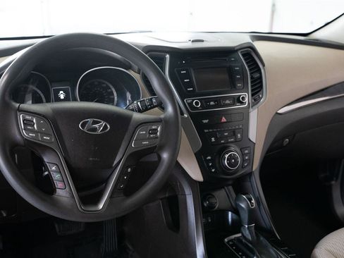Used 2017 Hyundai Santa Fe Sport image 13