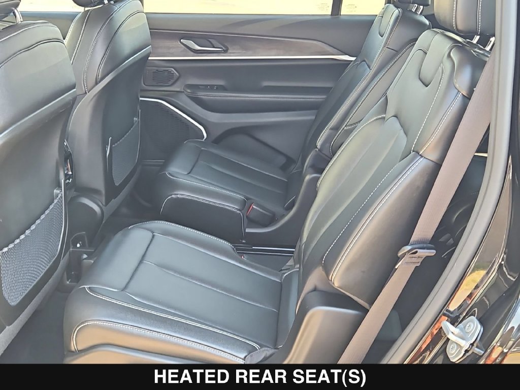 Used 2023 Jeep Grand Cherokee L Limited AWD/4WD image 17